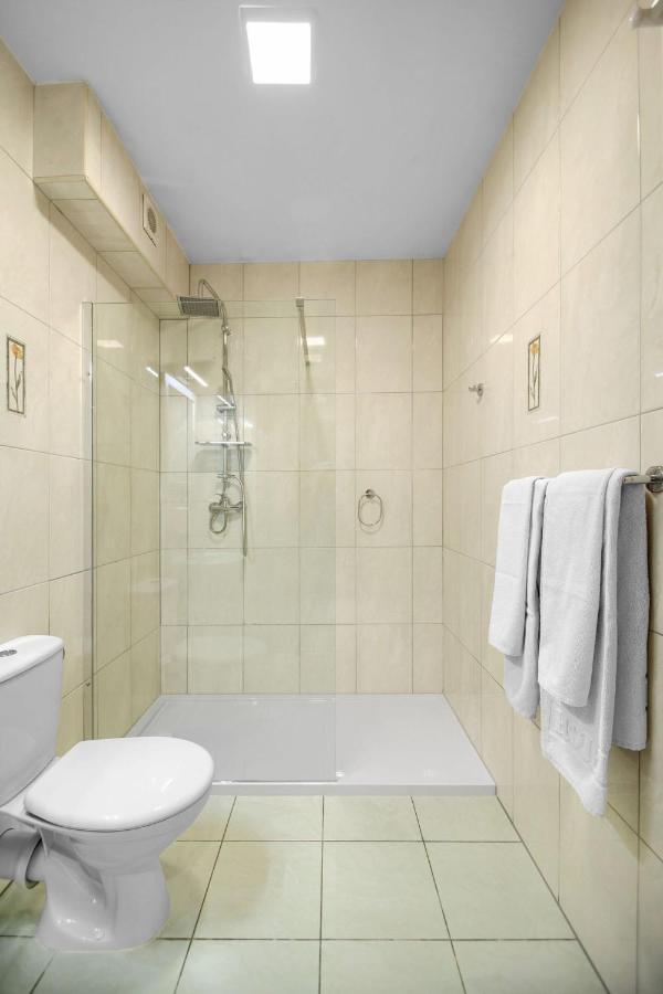 Hotel Taaakaryba à Kołobrzeg Extérieur photo