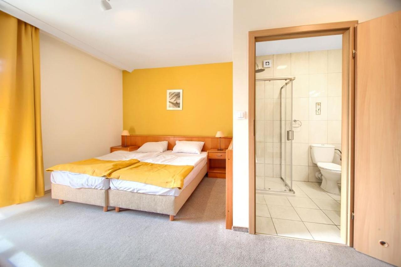Hotel Taaakaryba à Kołobrzeg Extérieur photo