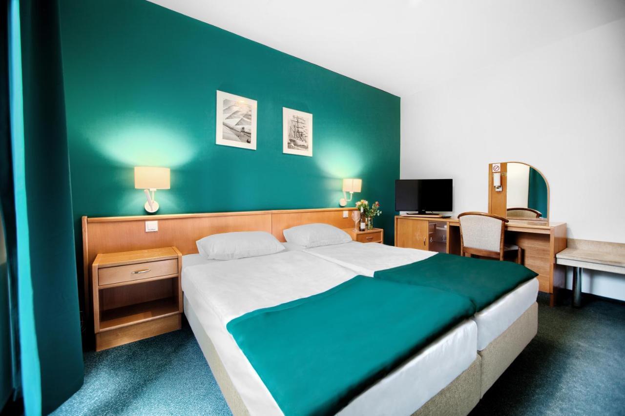 Hotel Taaakaryba à Kołobrzeg Extérieur photo